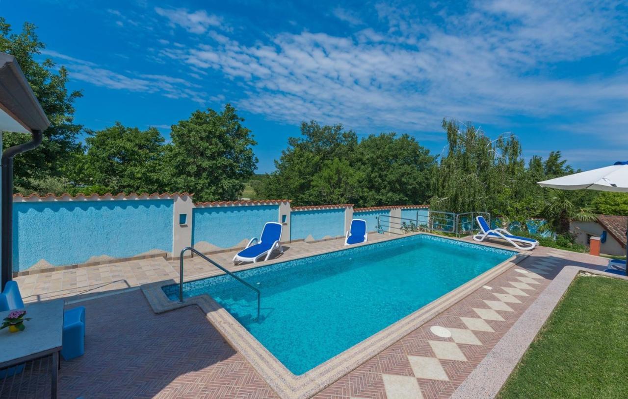 Villa Anita With Common Pool Vrvari Экстерьер фото