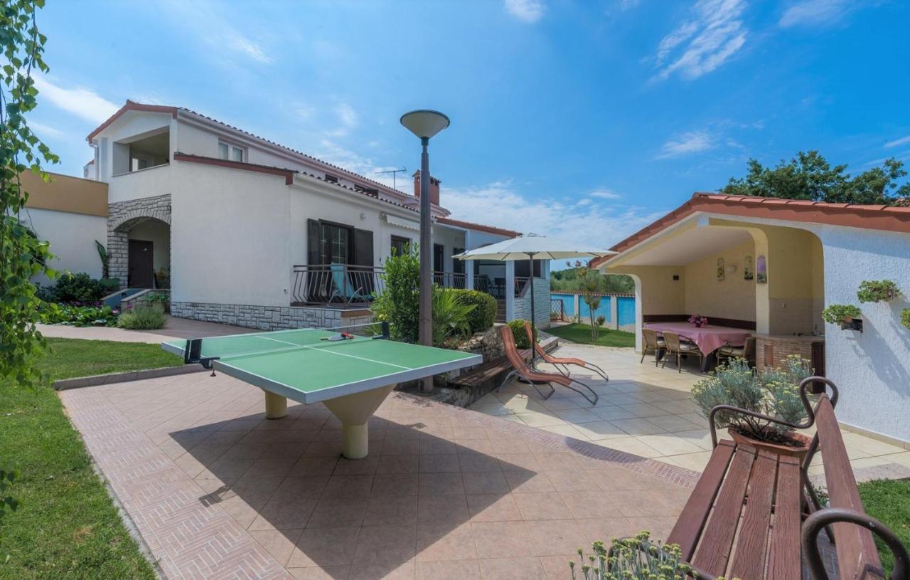 Villa Anita With Common Pool Vrvari Экстерьер фото