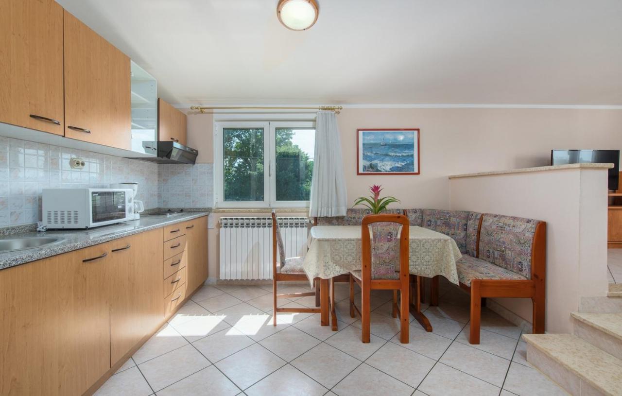 Villa Anita With Common Pool Vrvari Экстерьер фото
