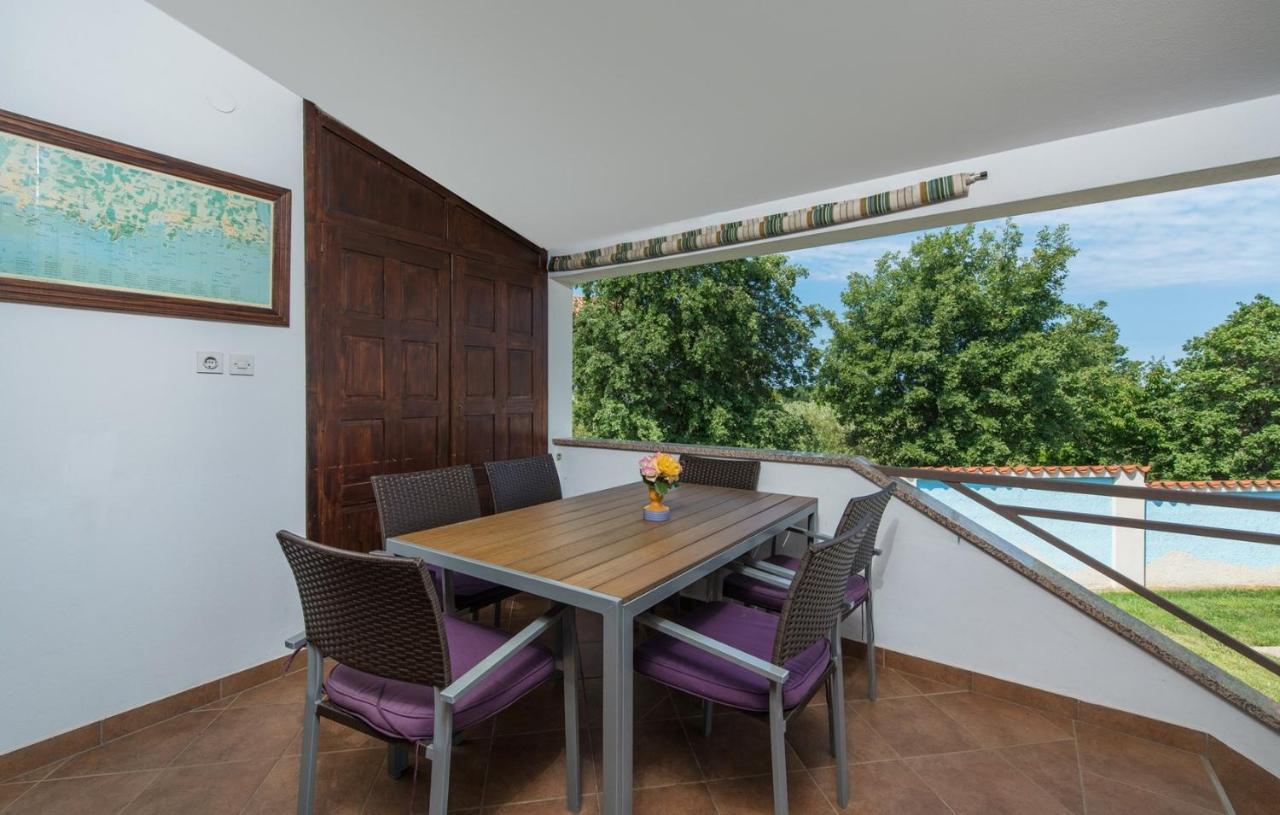 Villa Anita With Common Pool Vrvari Экстерьер фото