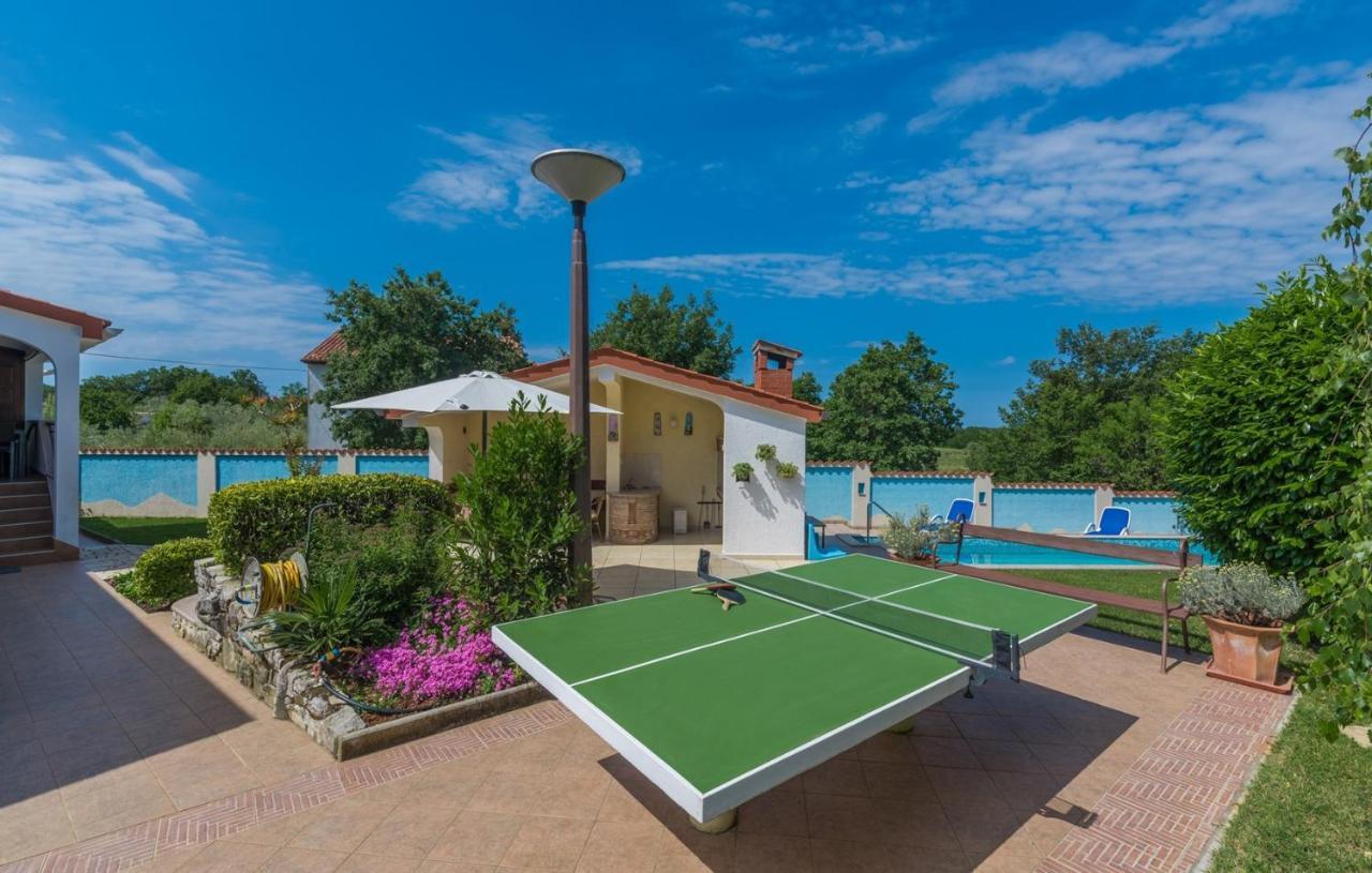 Villa Anita With Common Pool Vrvari Экстерьер фото